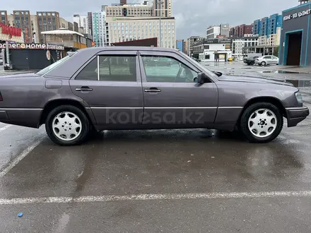 Mercedes-Benz E 220 1993 годаүшін1 550 000 тг. в Усть-Каменогорск – фото 5