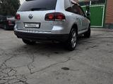 Volkswagen Touareg 2007 года за 8 200 000 тг. в Алматы – фото 4