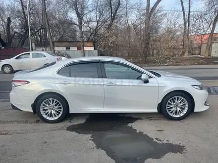 Toyota Camry 2019 года за 14 700 000 тг. в Алматы