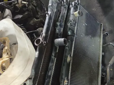 Основной радиатор охлаждения Honda Civic за 15 000 тг. в Алматы – фото 3