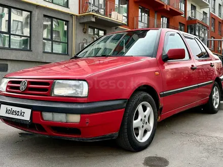 Volkswagen Vento 1994 года за 1 000 000 тг. в Алматы
