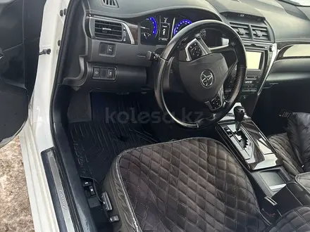 Toyota Camry 2015 года за 11 800 000 тг. в Жезказган – фото 5