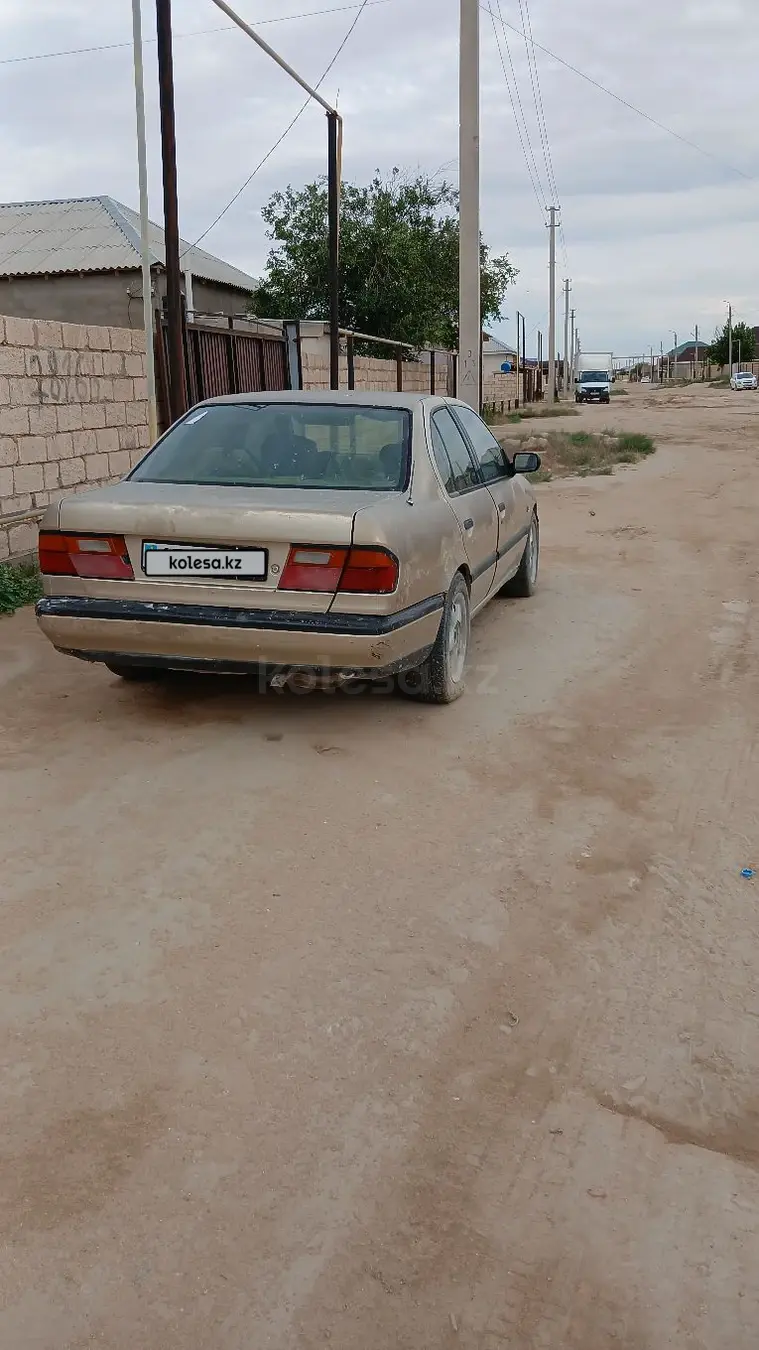 Nissan Primera, 1992