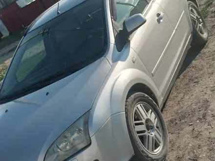 Ford Focus 2006 года за 2 800 000 тг. в Уральск – фото 2