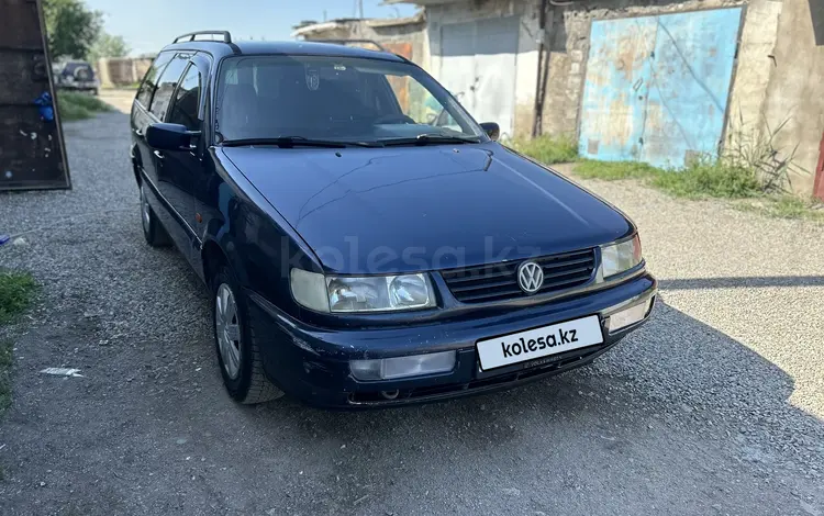 Volkswagen Passat 1994 годаүшін1 700 000 тг. в Тараз