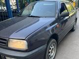 Volkswagen Vento 1994 года за 1 300 000 тг. в Астана – фото 2