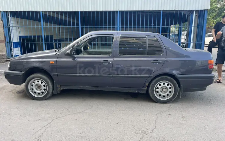 Volkswagen Vento 1994 годаfor1 300 000 тг. в Астана