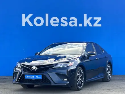 Toyota Camry 2020 года за 10 270 000 тг. в Алматы