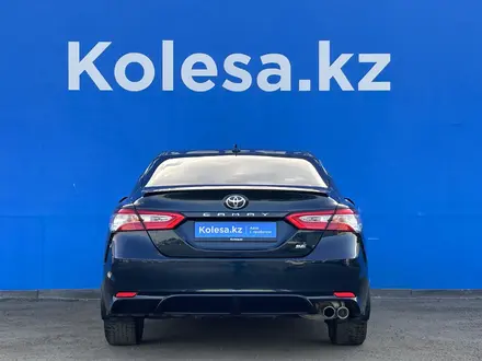 Toyota Camry 2020 года за 10 270 000 тг. в Алматы – фото 4