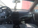 Chevrolet Aveo 2008 года за 1 300 000 тг. в Уральск – фото 5