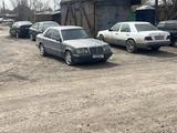 Mercedes-Benz E 320 1991 года за 2 700 000 тг. в Астана – фото 2