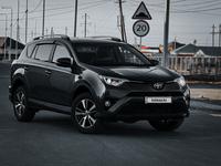 Toyota RAV4 2018 года за 10 700 000 тг. в Атырау