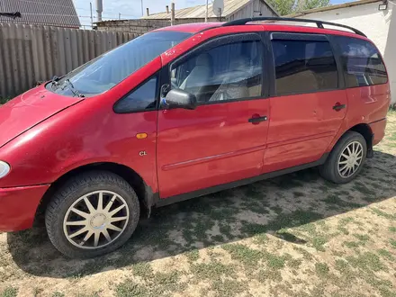 Volkswagen Sharan 1997 года за 1 000 000 тг. в Уральск – фото 3