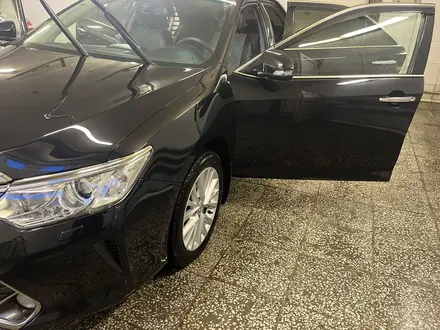 Toyota Camry 2015 года за 11 800 000 тг. в Астана – фото 3