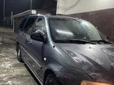 Kia Carnival 2002 года за 1 500 000 тг. в Шымкент – фото 3