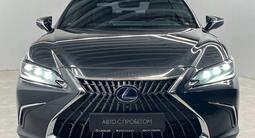 Lexus ES 300h Luxury 2.5 2022 годаүшін21 000 000 тг. в Алматы – фото 2