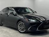 Lexus ES 300h Luxury 2.5 2022 года за 21 000 000 тг. в Алматы – фото 3