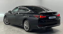 Lexus ES 300h Luxury 2.5 2022 годаүшін21 000 000 тг. в Алматы – фото 4