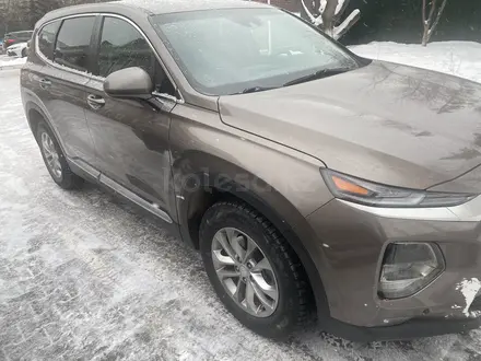 Hyundai Santa Fe 2019 года за 12 920 000 тг. в Астана – фото 2