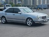 Mercedes-Benz E 320 1997 годаүшін4 700 000 тг. в Астана – фото 2