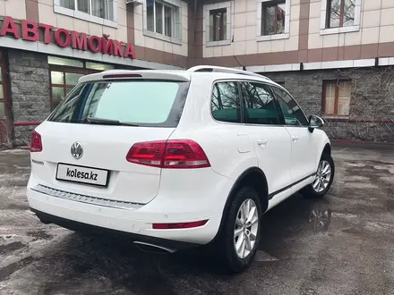 Volkswagen Touareg 2012 года за 12 000 000 тг. в Алматы – фото 6