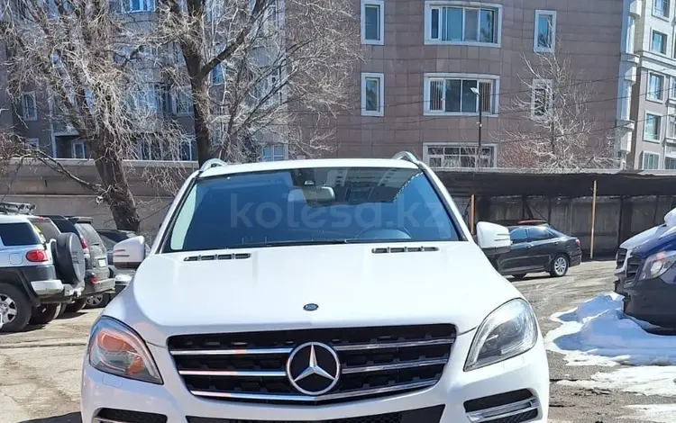 Mercedes-Benz ML 400 2014 года за 18 500 000 тг. в Алматы