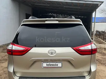 Toyota Sienna 2015 года за 9 500 000 тг. в Актобе – фото 2