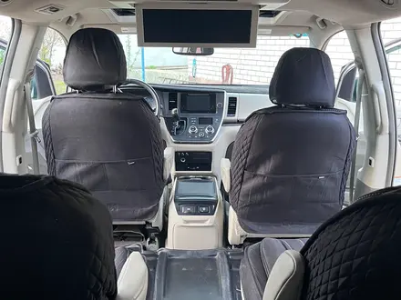 Toyota Sienna 2015 года за 9 500 000 тг. в Актобе – фото 13