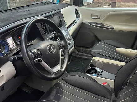 Toyota Sienna 2015 года за 9 500 000 тг. в Актобе – фото 3