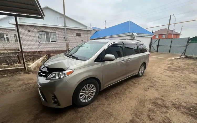 Toyota Sienna 2015 года за 9 500 000 тг. в Актобе