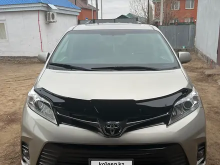 Toyota Sienna 2015 года за 9 500 000 тг. в Актобе – фото 4