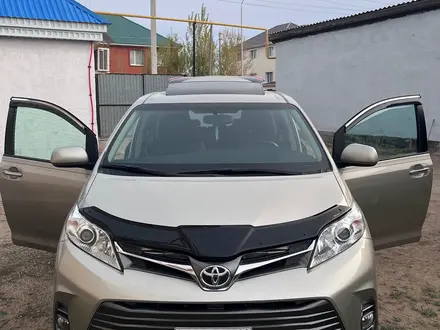 Toyota Sienna 2015 года за 9 500 000 тг. в Актобе – фото 7