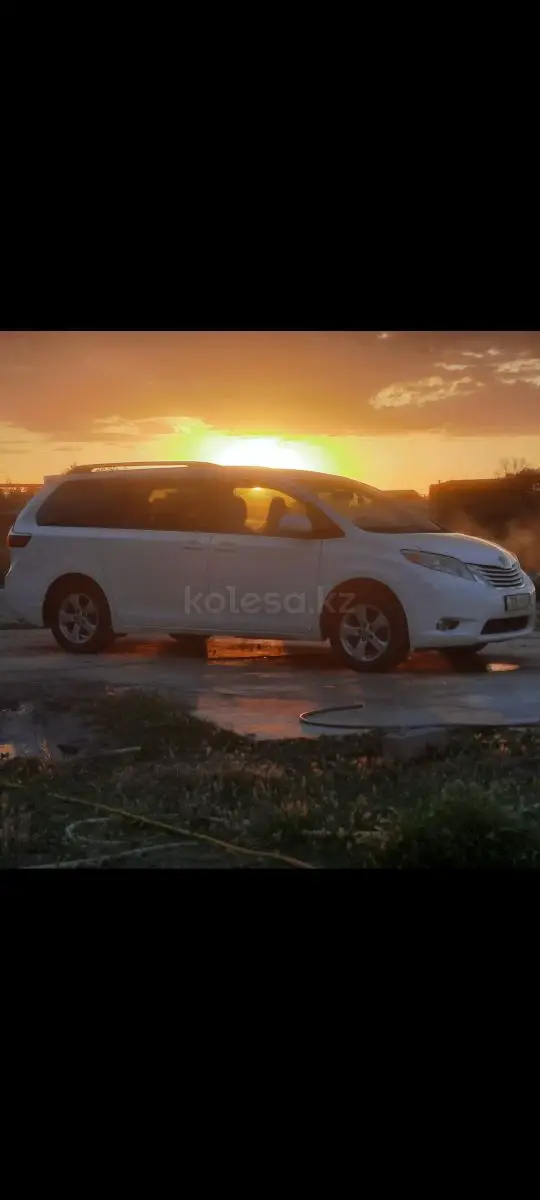 Toyota Sienna, 2015