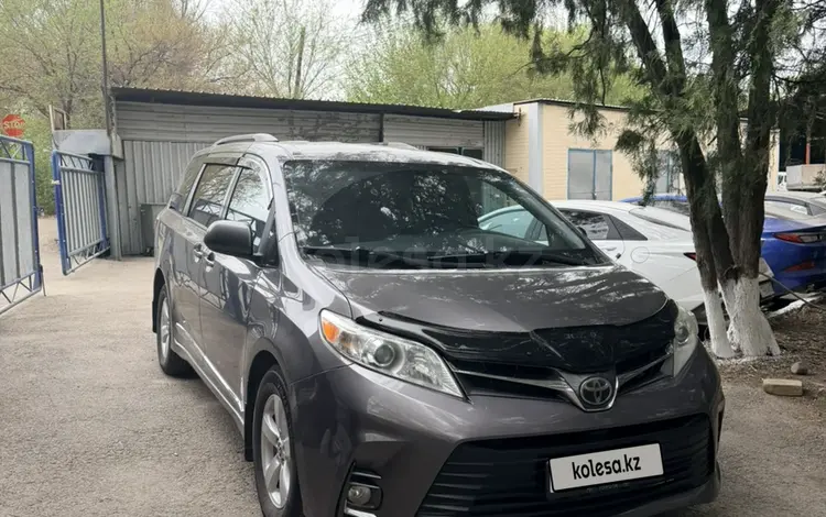 Toyota Sienna 2019 года за 16 500 000 тг. в Алматы