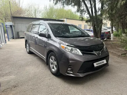 Toyota Sienna 2019 года за 16 500 000 тг. в Алматы – фото 2