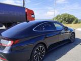 Hyundai Sonata 2019 годаүшін9 750 000 тг. в Семей – фото 3