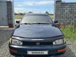 Toyota Camry, 1992