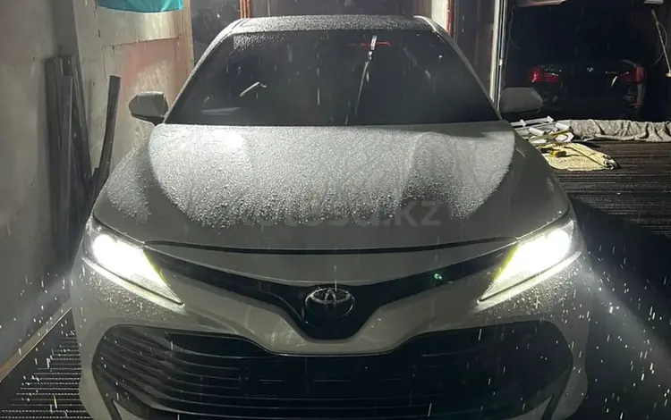 Toyota Camry 2018 года за 15 000 000 тг. в Тараз