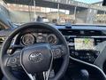 Toyota Camry 2018 года за 15 000 000 тг. в Тараз – фото 14