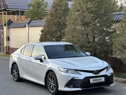 Toyota Camry 2021 года за 16 500 000 тг. в Шымкент