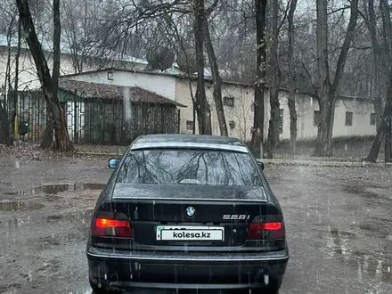 BMW 528 1997 года за 2 000 000 тг. в Алматы – фото 3