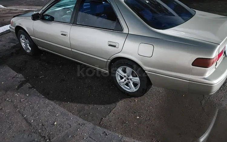 Toyota Camry 1998 года за 3 100 000 тг. в Павлодар