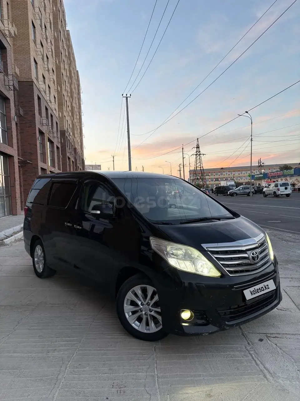 Toyota Alphard, 2011