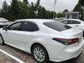 Toyota Camry 2023 годаfor17 500 000 тг. в Алматы – фото 11