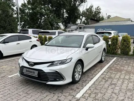 Toyota Camry 2023 года за 17 500 000 тг. в Алматы – фото 9