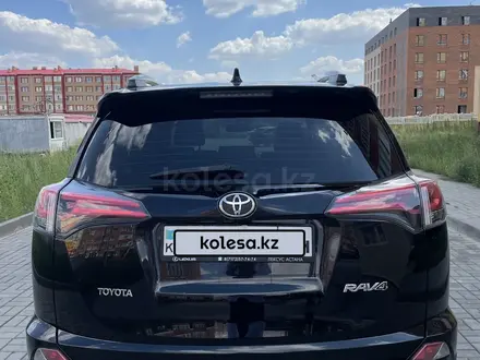 Toyota RAV4 2018 года за 12 500 000 тг. в Актобе – фото 7