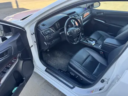 Toyota Camry 2015 года за 12 300 000 тг. в Семей – фото 30