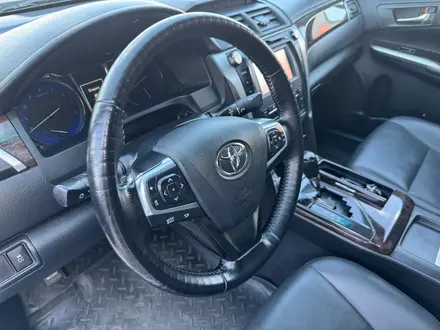 Toyota Camry 2015 года за 12 300 000 тг. в Семей – фото 32