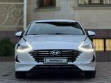 Hyundai Sonata 2023 года за 13 100 000 тг. в Алматы – фото 2