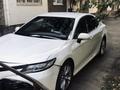 Toyota Camry 2019 года за 6 500 000 тг. в Уральск – фото 2